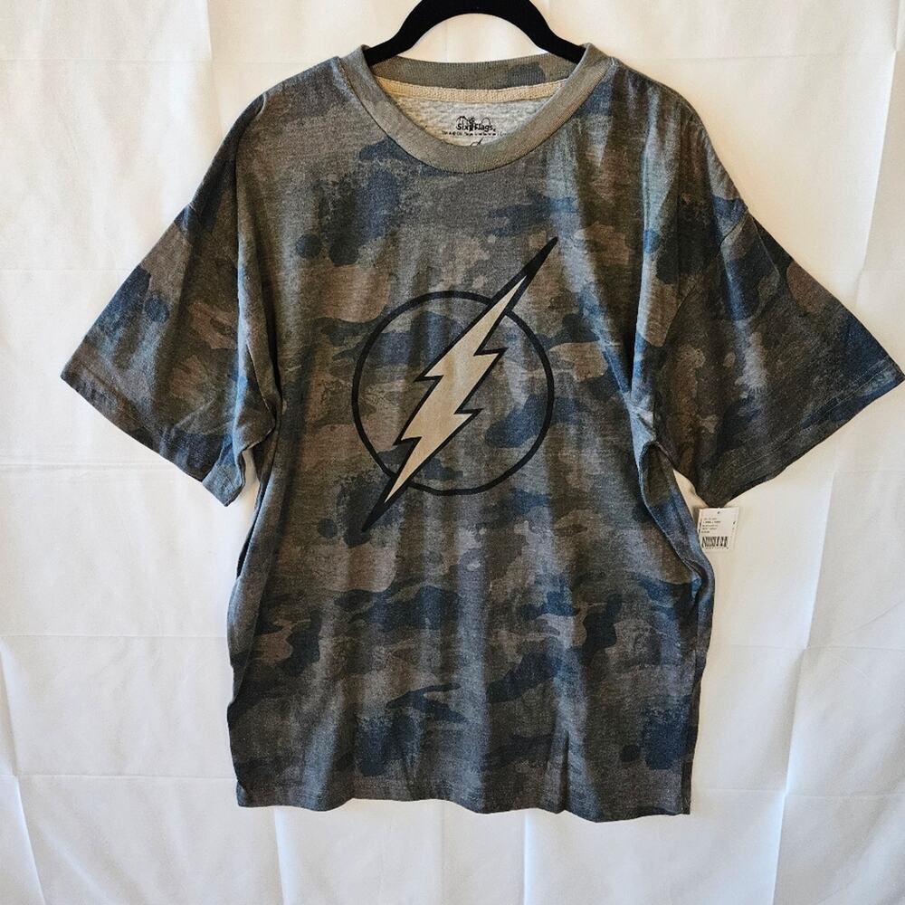 Six Flags The Flash Camo Short Sleeve Shirt Large